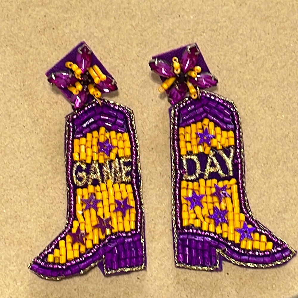 🎉💜LAST ONE!! Game Day Beaded Boot Earrings LSU